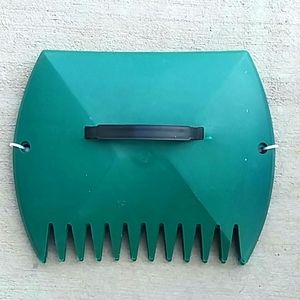 NWT 🍁LEAVES🍂 4 Scoops Hand Rakes, Large